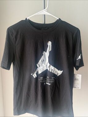 Jordan Black T-shirt with Silver Jumpman Graphic